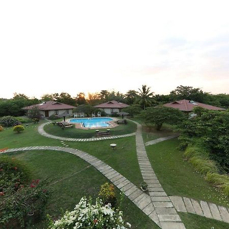 Hibiscus Garden Hotel Tissamaharama Dış mekan fotoğraf